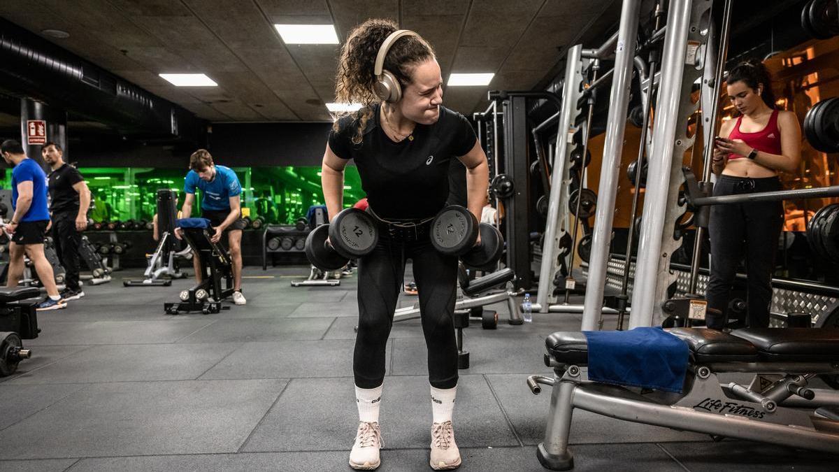 Entrenamiento para mujeres en el gimnasio