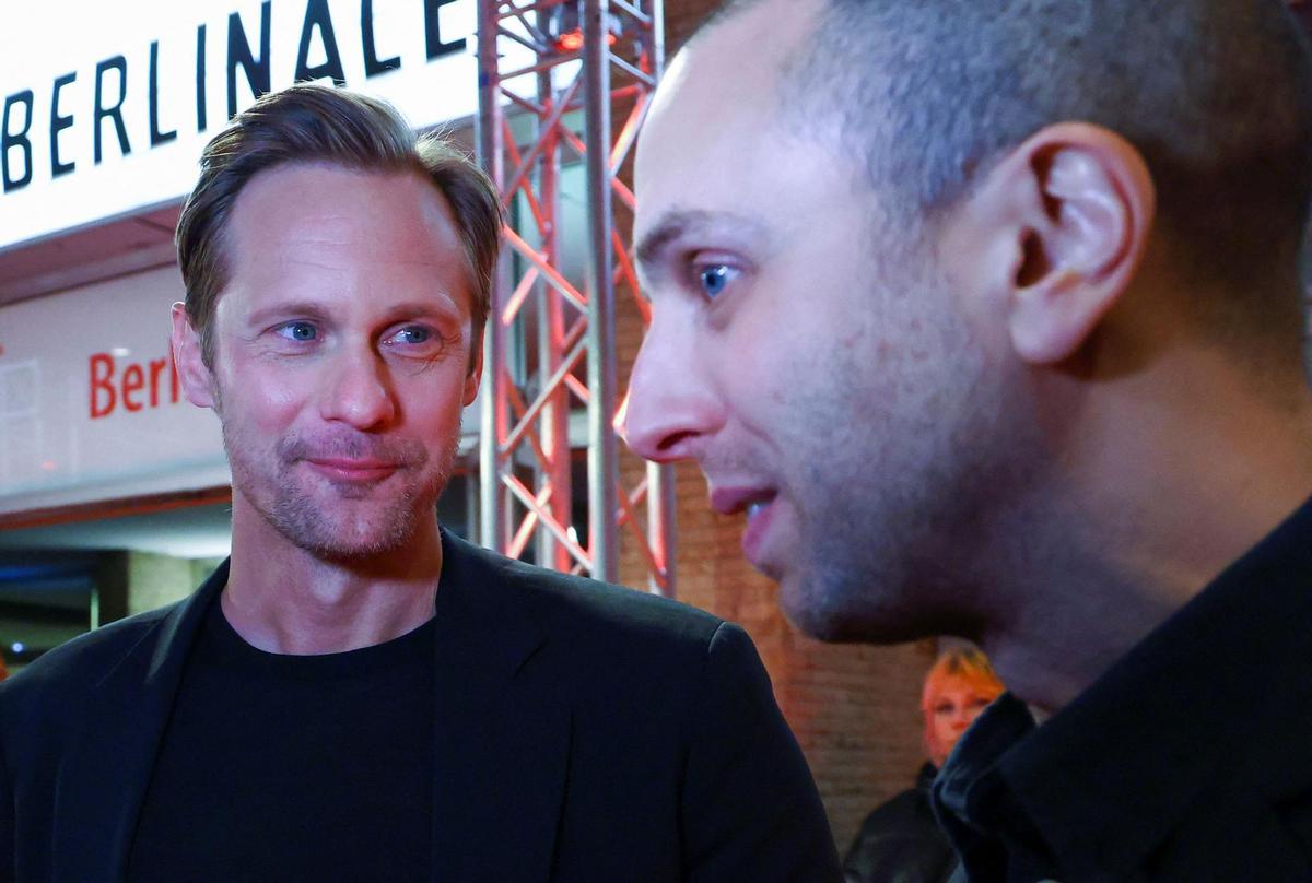 Alexander Skarsgard y Brandon Cronenberg en la Berlinale, el año pasado, tras presentar 'Infinity Pool'.