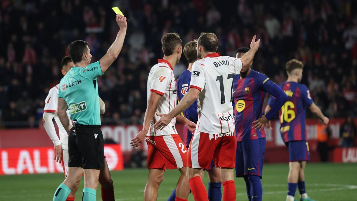 برشلونة يتلقى رداً غير مرضٍ من الاتحاد الإسباني لكرة القدم حول شكاوى التحكيم وVAR