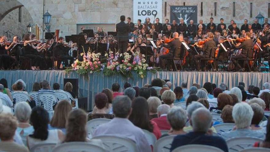 Little Opera toma la plaza de la Catedral en su estreno