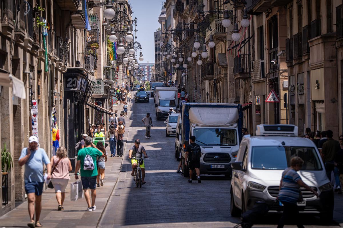 Vista de la calle Ferran de Barcelona este julio