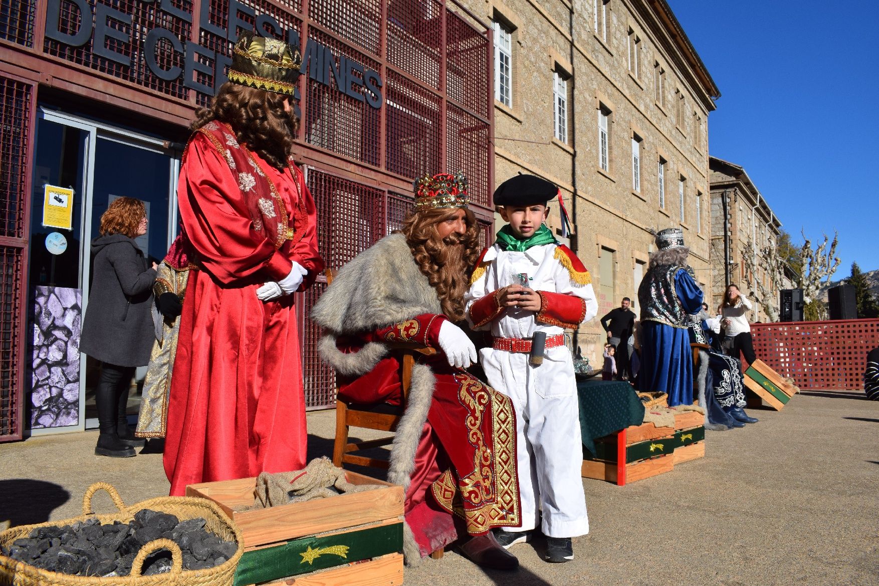 Els Reis d'Orient recullen el carbó a les mines de Cercs