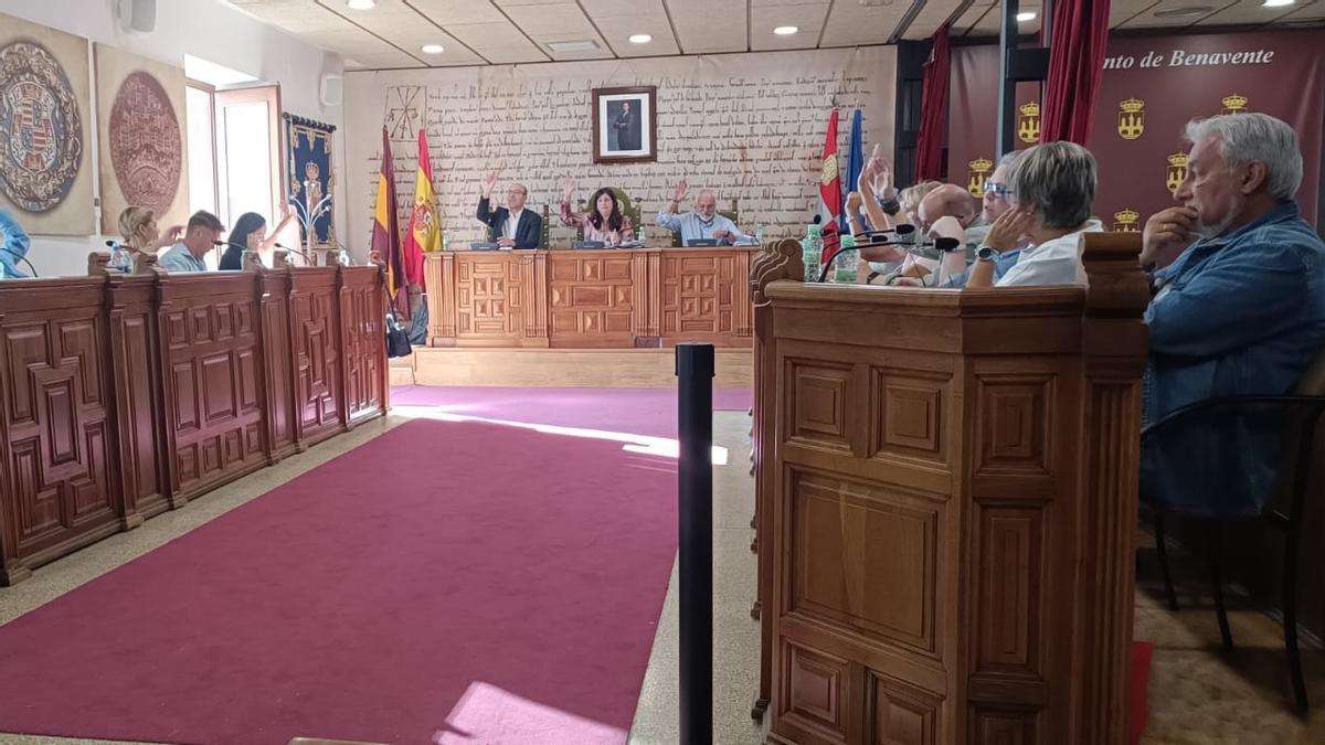 IU cuestiona la proliferación de reconocimientos a policías locales de Benavente