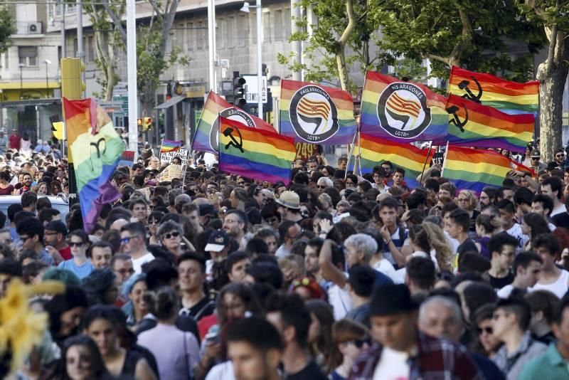 Fotogalería de la manifestación por el día del Orgullo Gay en Zaragoza