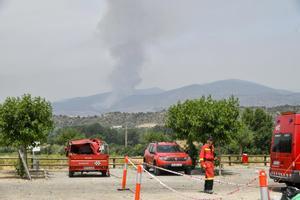 Els Bombers demanen comprensió perquè hi ha focs que han de cremar