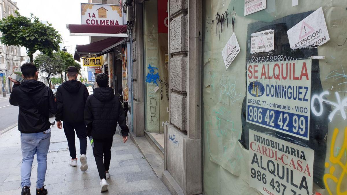 Una salida (otra) al millar de bajos comerciales sin uso en la ciudad
