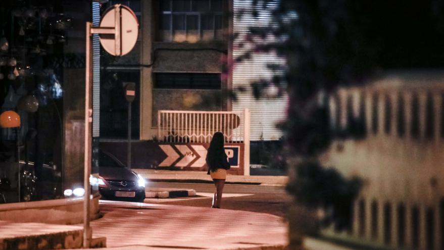 Multas de hasta 3.000€ en Petrer por explotación de mujeres y prostitución en lugares públicos