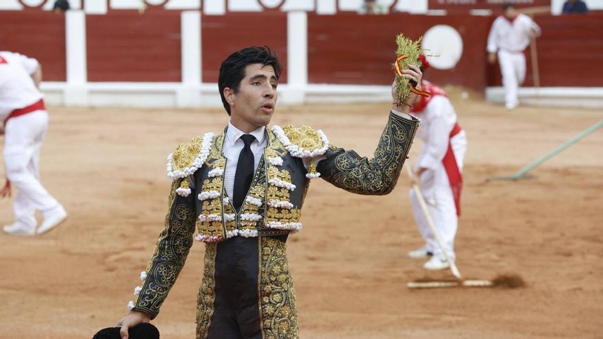 Álvaro Lorenzo, primer triunfador de la feria taurina de Gijón, aprovecha el mejor lote de La Quinta
