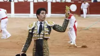 Álvaro Lorenzo, primer triunfador de la feria taurina de Gijón, aprovecha el mejor lote de La Quinta