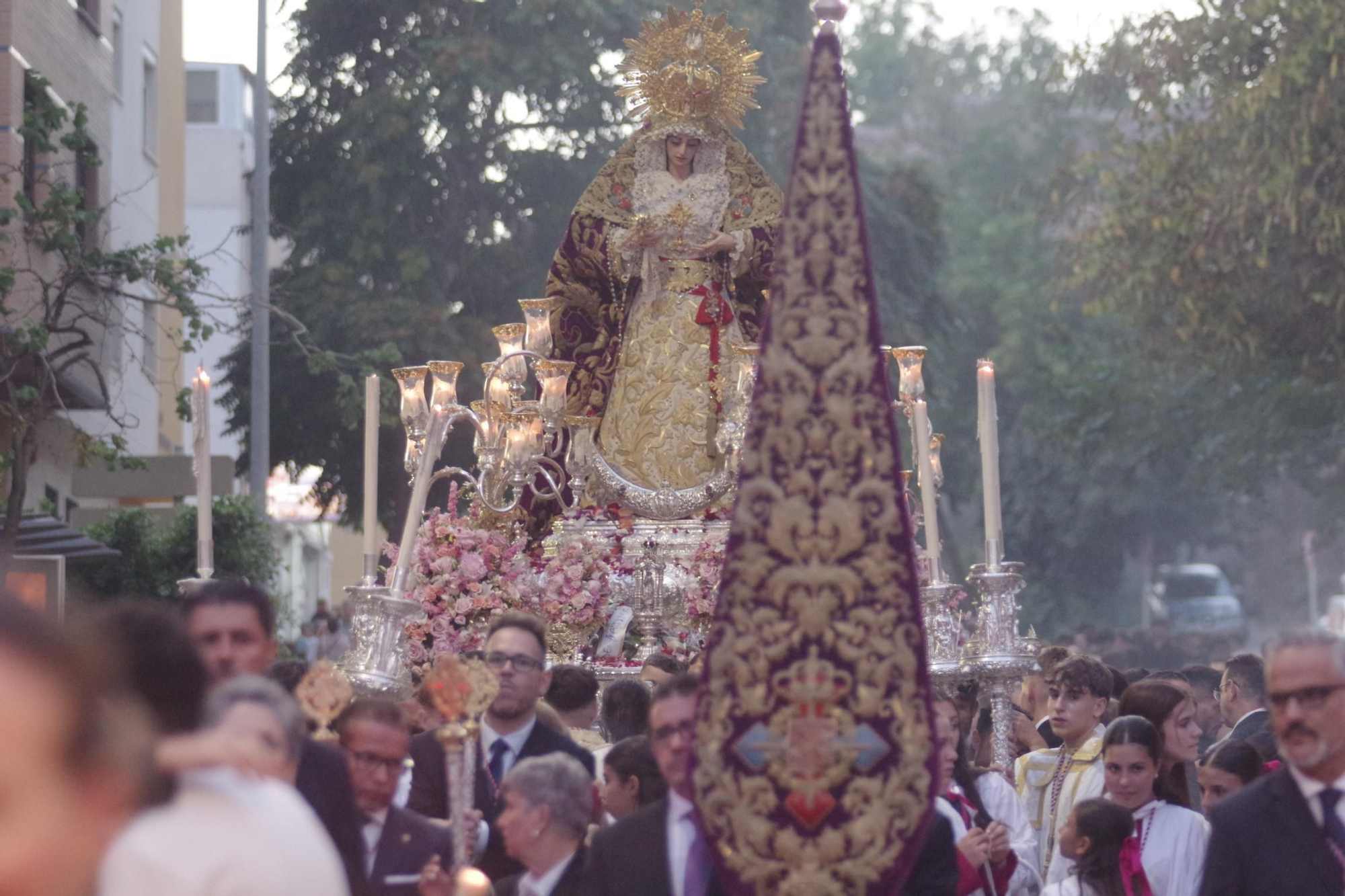 La procesión de la Virgen de la Trinidad este sábado por su festividad en Pentecostés, en imágenes