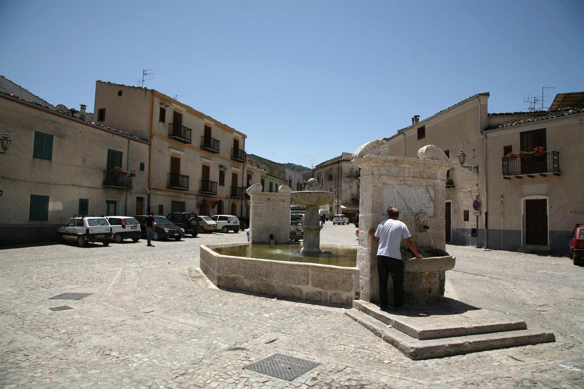 Plaza de Palazzo Adriano, en la isla italiana de Sicilia.