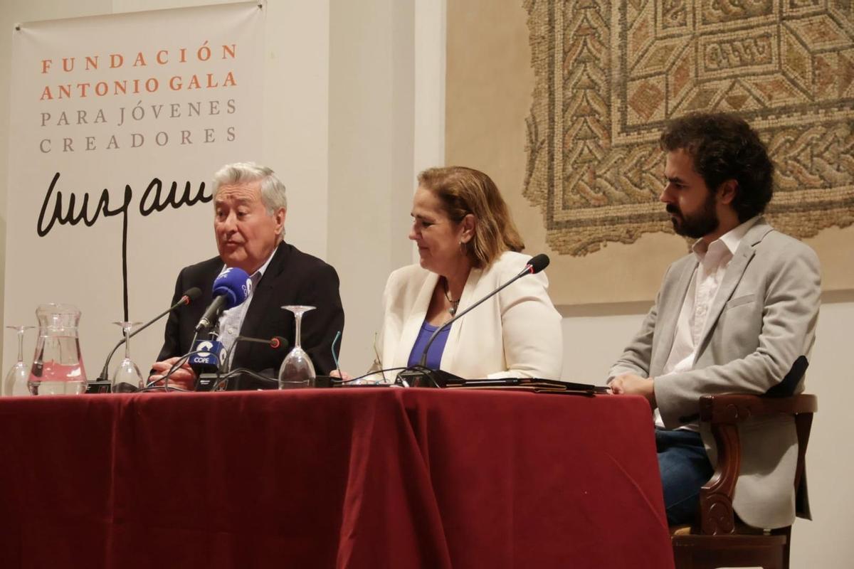 Francisco Moreno, Blanca Torrent y Alejandro Muñoz, en la presentación del Gala Fest.