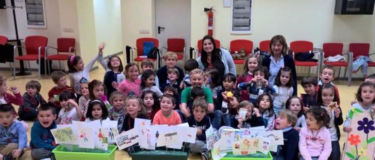 Alumnos del colegio Buenavista I, que participaron en el proyecto, durante la visita de fin de curso a Valnalón.