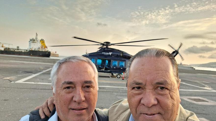Hasta en helicóptero si hace falta: la historia de dos oviedistas que se las ingeniaron para estar viendo a su equipo en Ceuta