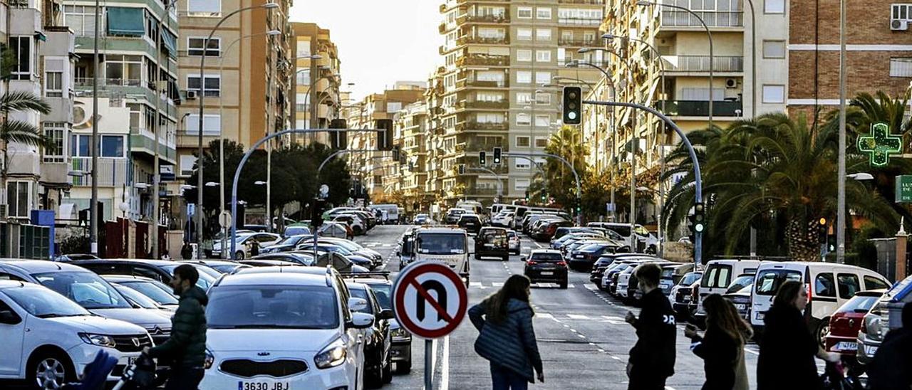 La historia de una familia del Pla es el reflejo de las historias de personas vulnerables que esconde la lista de espera para una vivienda social. | HÉCTOR FUENTES