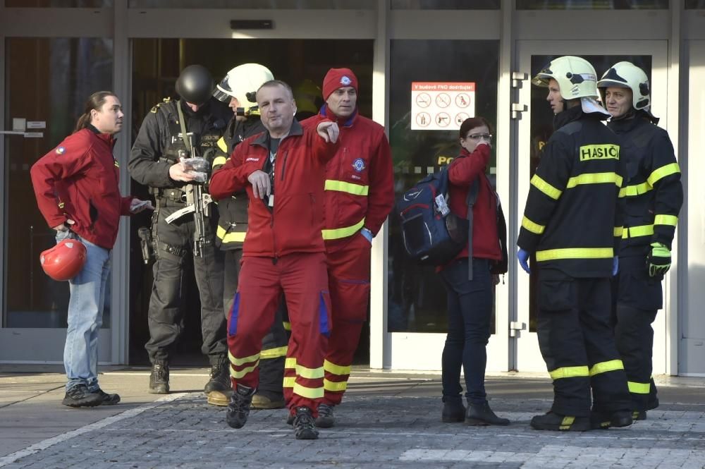 Sis morts en un tiroteig en un hospital del nord-e