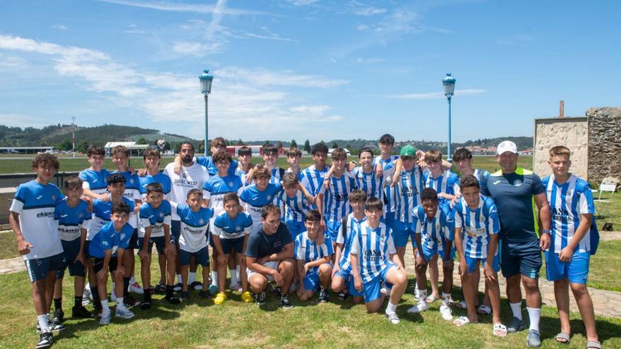 Una comida para poner el broche a días fútbol y amistad