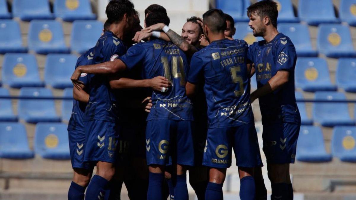 El UCAM celebra el primer gol de Chumbi ante el Hércules. | PRENSA UCAM CF