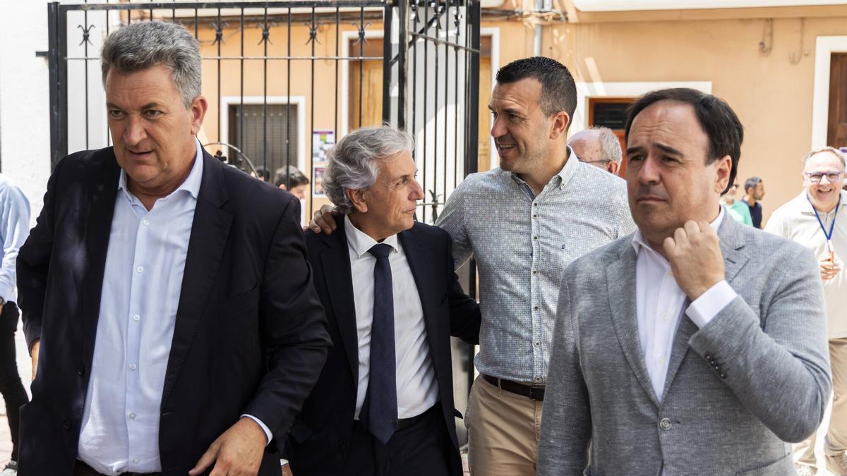 El conseller de Territorio, Vicente Martínez Mus, junto al president de la Generalitat, Juanfran Pérez Llorca