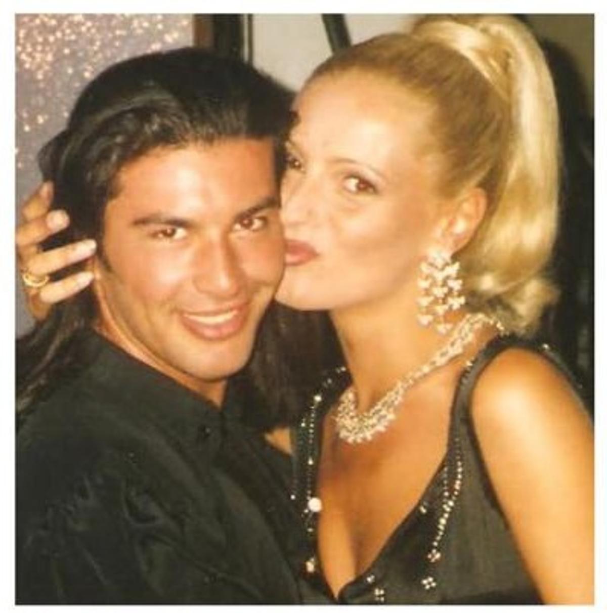 Antonio Perea, con su amiga Paula Vázquez.