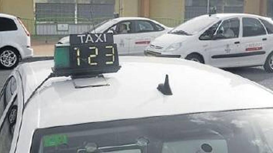 El Consistorio estudia la petición de los taxis de reducir los horarios