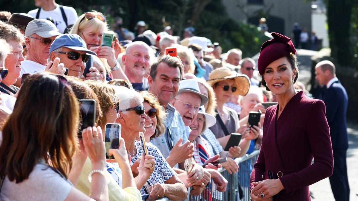 El doble homenaje 'fashion' de Kate Middleton a la reina Isabel II en el aniversario de su muerte