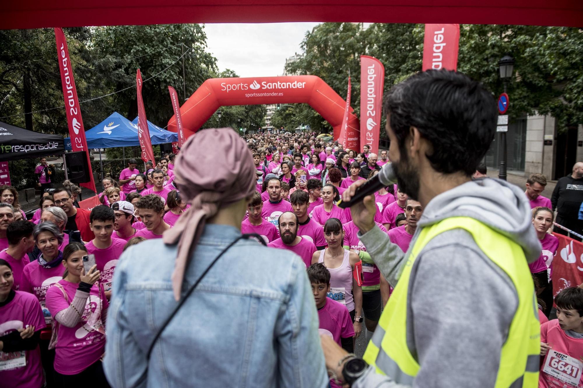 GALERÍA | Así fue la Marcha Rosa contra el cáncer en Cáceres