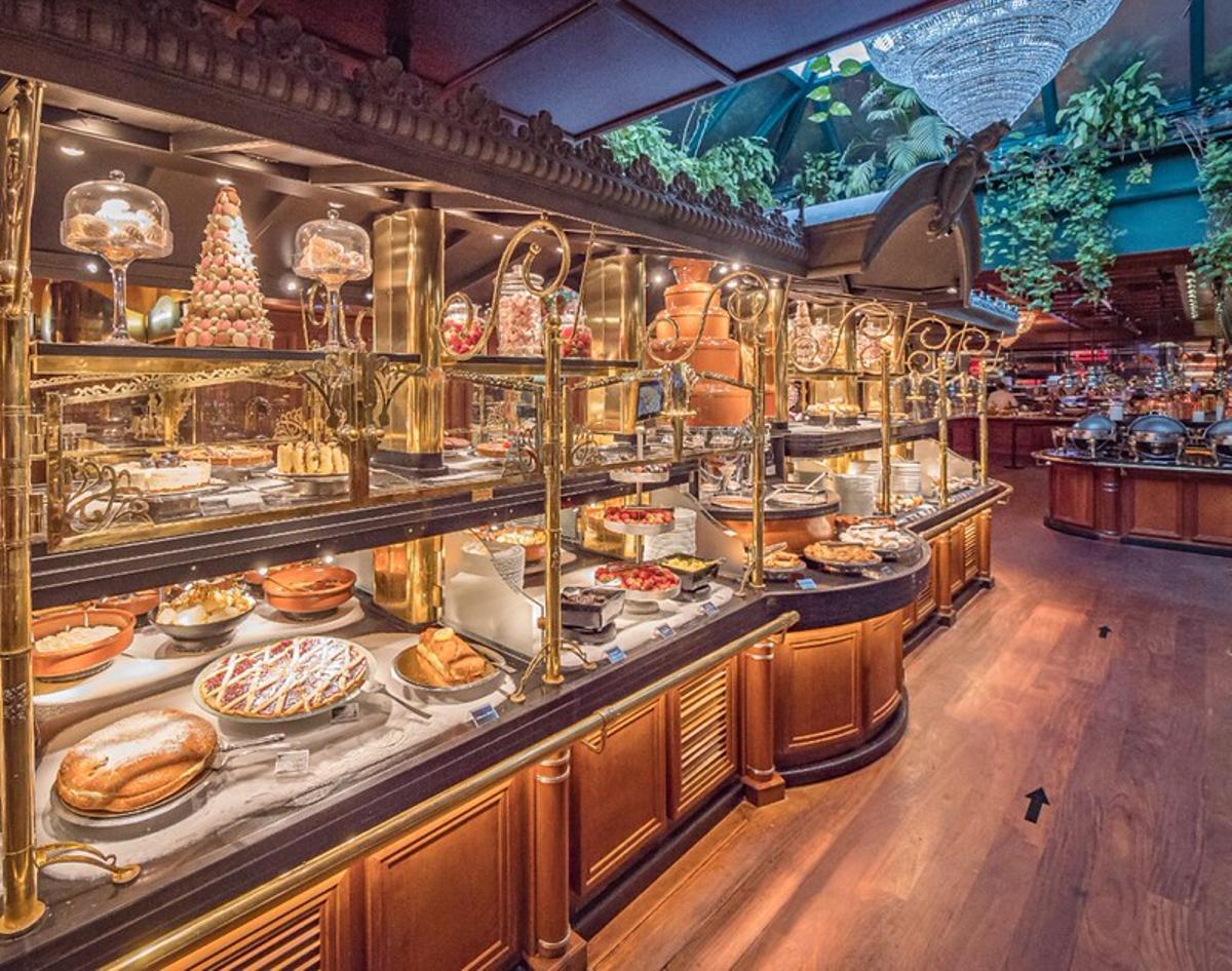 Una àmplia varietat de postres i productes dolços.