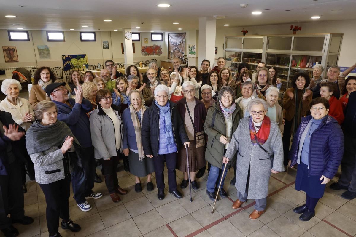 El acto de despedida del Albergue Covadonga de Gijón a las Hermanas Terciarias Capuchinas, en imágenes