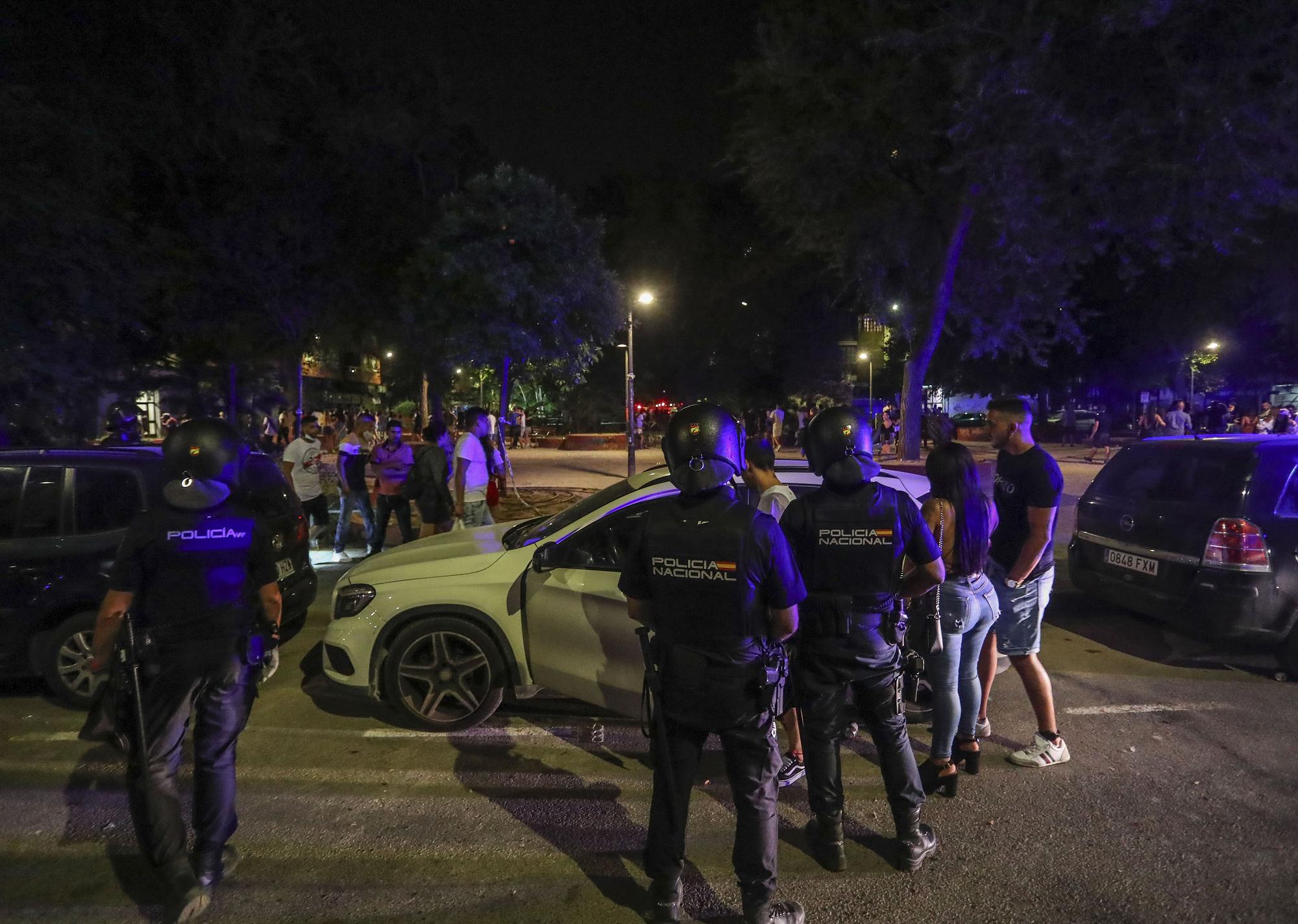 Controles antibotellón en València y cierre del ocio a las 00.00 horas