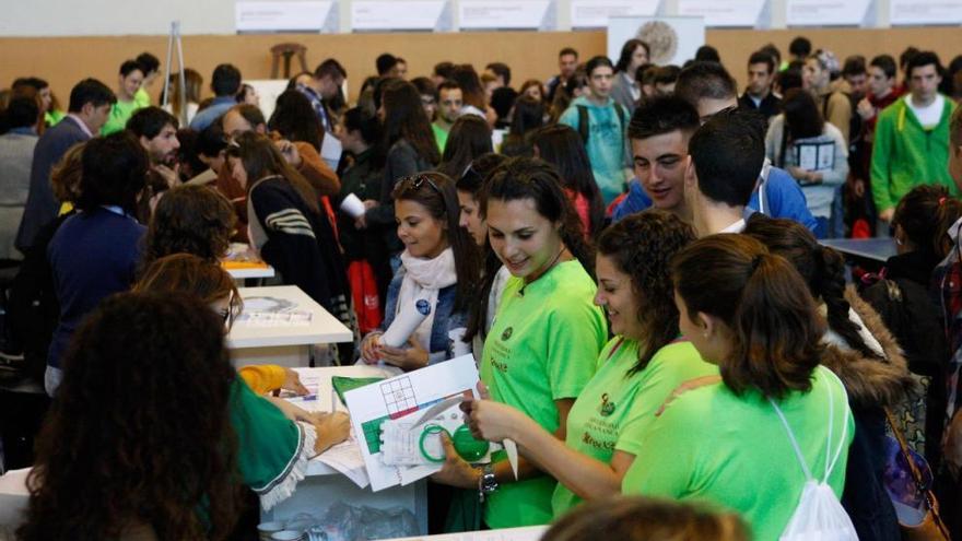 El rector de la USAL asegura que el Campus Viriato de Zamora goza de un &quot;gran estado de salud&quot;