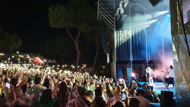 El recinto para conciertos de los jardines de la Cueva de Nerja volverá a iluminarse tras casi dos años de inactividad musical.