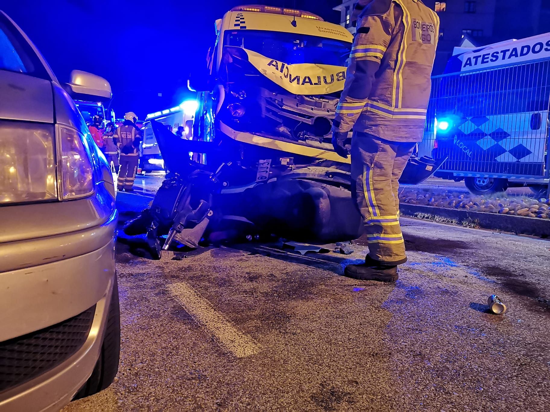 La colisión entre la motocicleta y la ambulancia