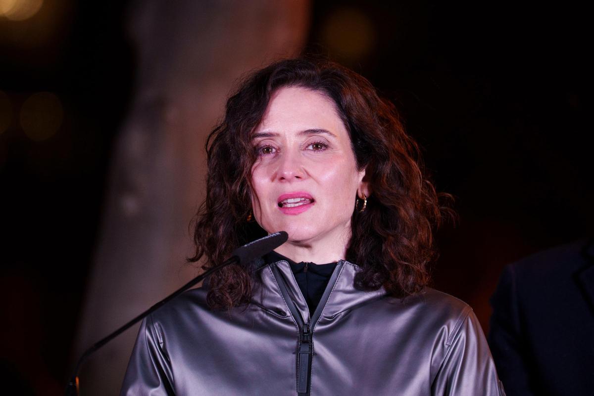 La presidenta de la Comunidad de Madrid, Isabel Díaz Ayuso, interviene, en los Jardines de Gregorio Ordóñez, a 22 de enero de 2026, en Madrid (España). Los dirigentes del PP asisten hoy al acto de conmemoración del 31º aniversario del asesinato de Gregori