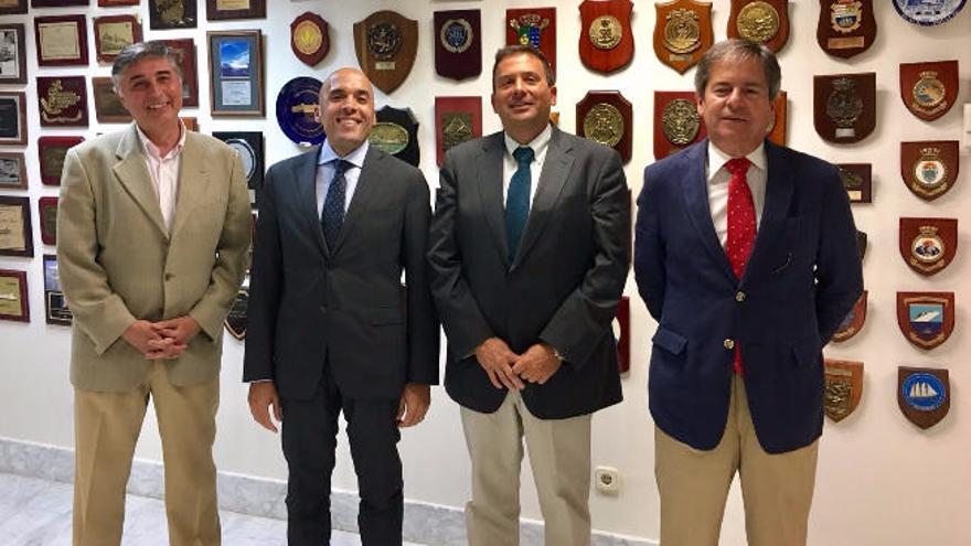 Miembros del Puerto junto con el representante de Mass Céréales.