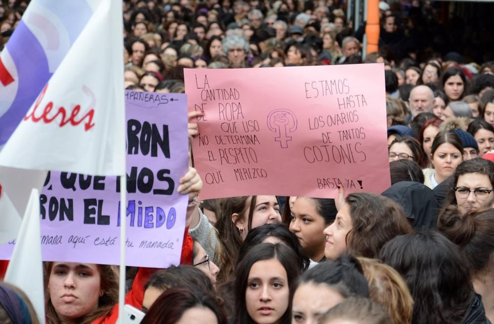 Multitudinaria protesta del 8-M en Pontevedra