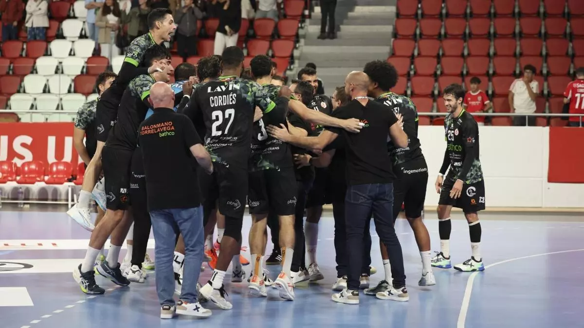 Excelente inicio europeo del Torrelavega en un duelo entre siete exazulgranas
