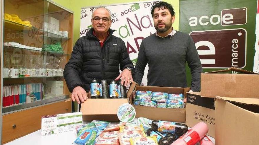 Vázquez y González, ayer, en la entrega. // Bernabé / Adrián Rei