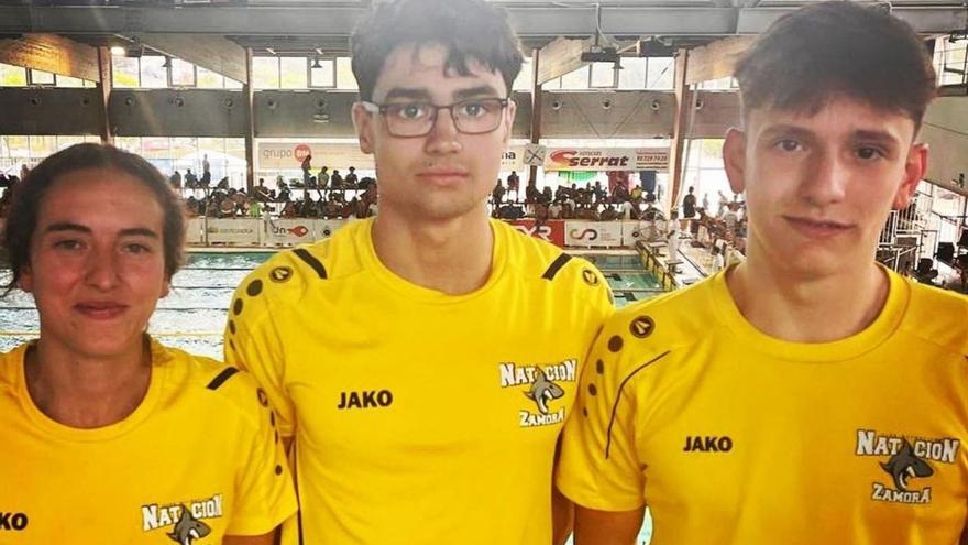 Los dos zamoranos en el Campeonato de España Infantil con su entrenadora | CNZ