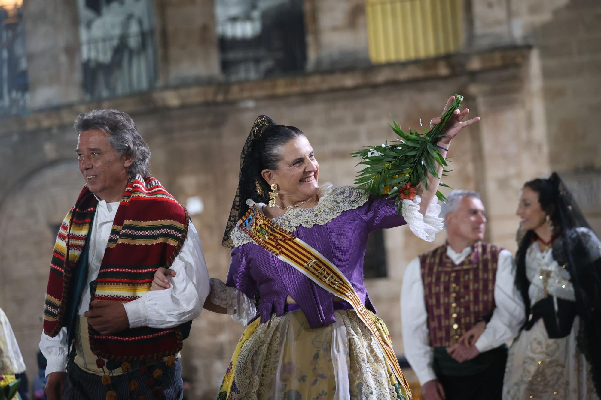 Búscate en el primer día de la Ofrenda en la calle San Vicente entre las 23 y las 24 horas