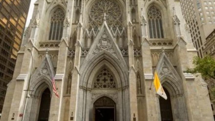 Un detenido por entrar con bidones de gasolina en la catedral de Saint Patrick de Nueva York