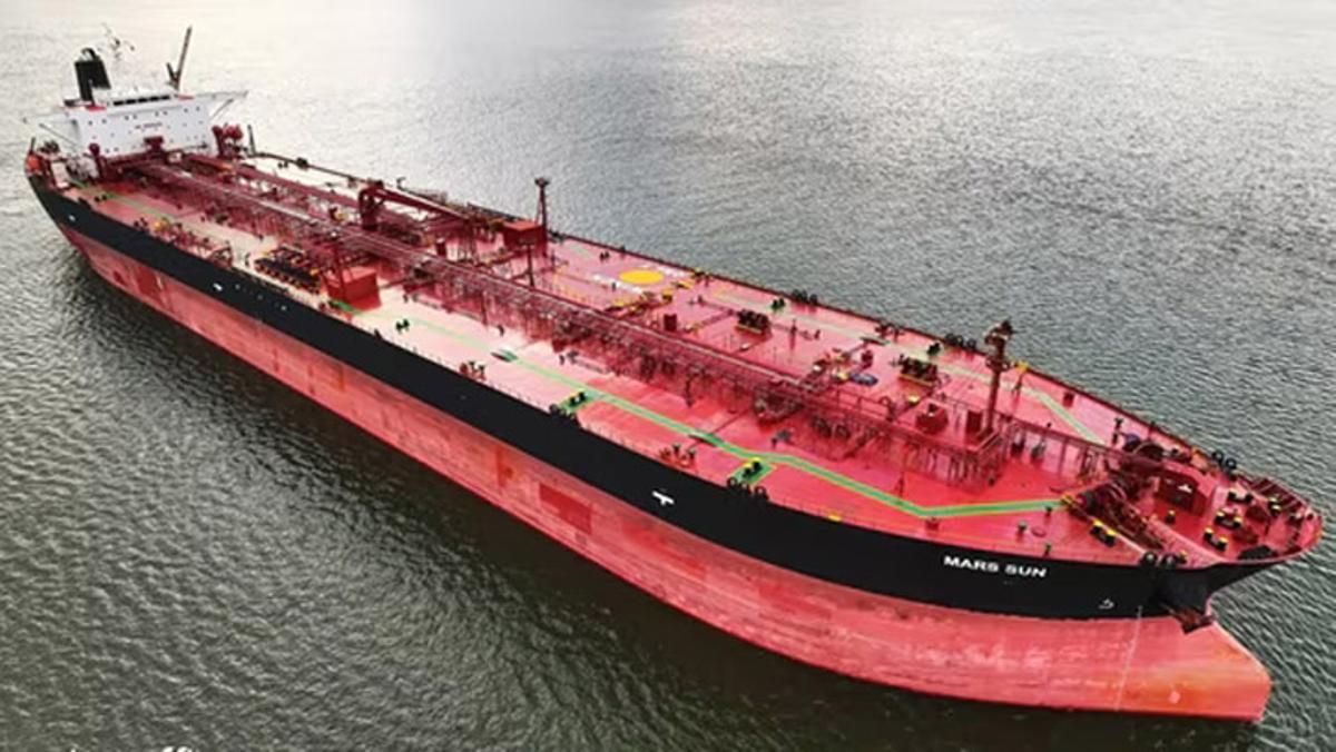 El petrolero Aqua Titan, que transportaba petróleo ruso, se dirigía inicialmente a China.