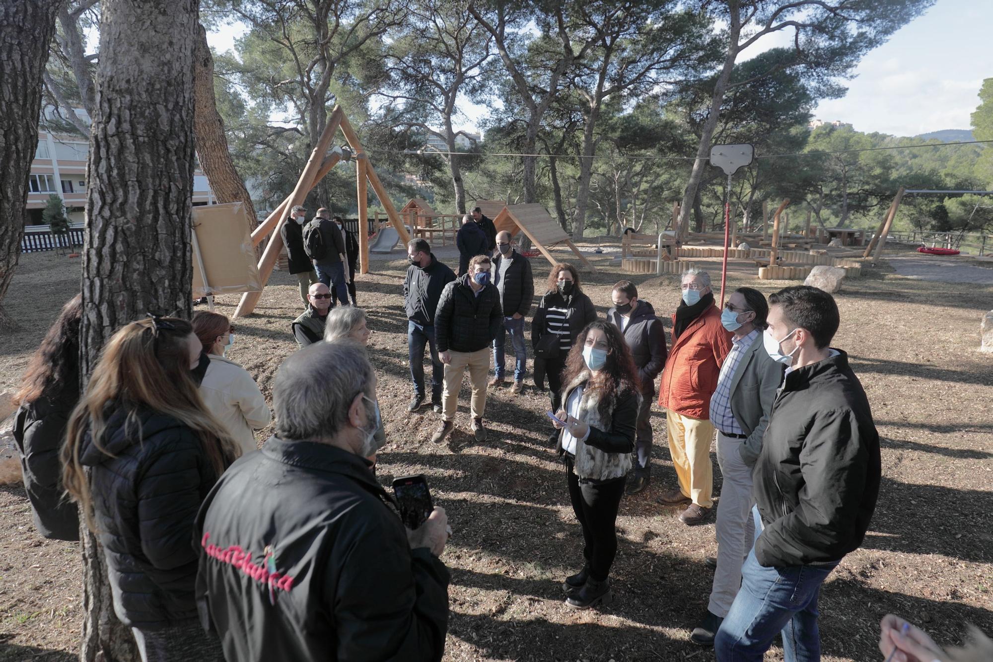 Cort inaugura el parque de aventuras del bosque de Bellver entre protestas vecinales