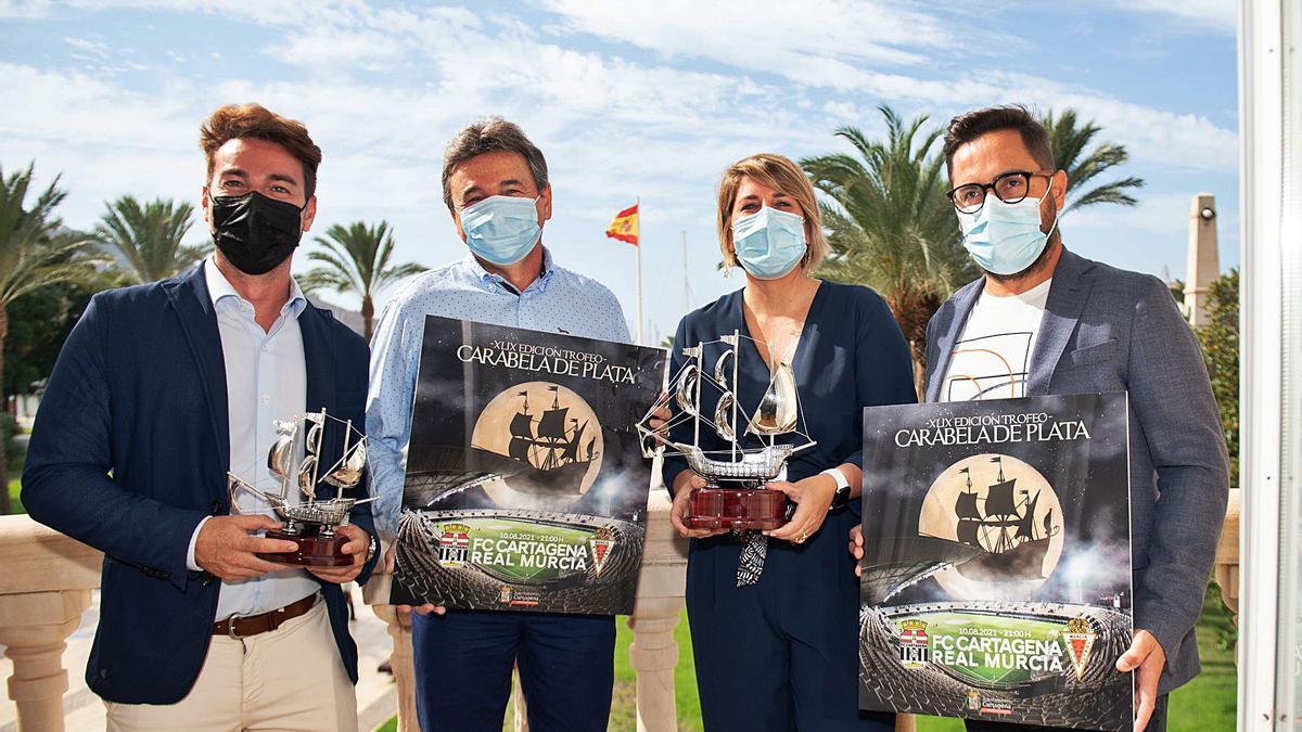 Fran Sánchez, Agustín Ramos, Noelia Arroyo y Paco Belmonte, en la presentación del trofeo. | A.C.