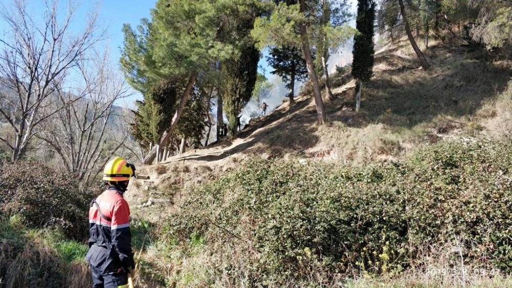 Incendio forestal en la partida Rqier Alt de Alcoy