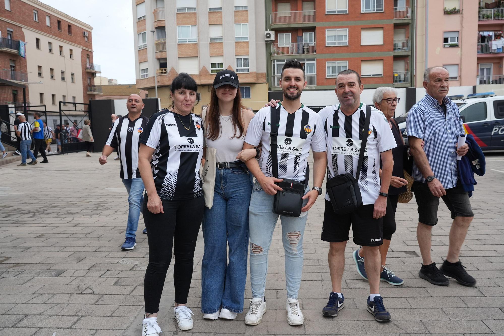 Galería: La afición albinegra disfruta en Castalia de la victoria del CD Castellón