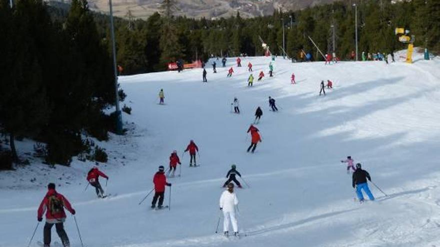 Els qui aquest cap de setmana optin per anar a esquiar podran gaudir de bons gruixos de neu