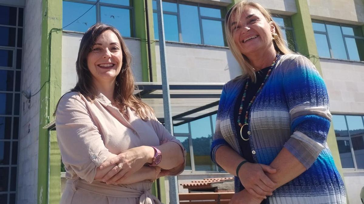 Por la izquierda, la responsable de la delegación, Marián González, y la directora de Asesoramiento y Empredimiento de la Cámara de Comercio de Oviedo, Sonia Fernández, delante del centro municipal de empresas La Cardosa, en Grado.