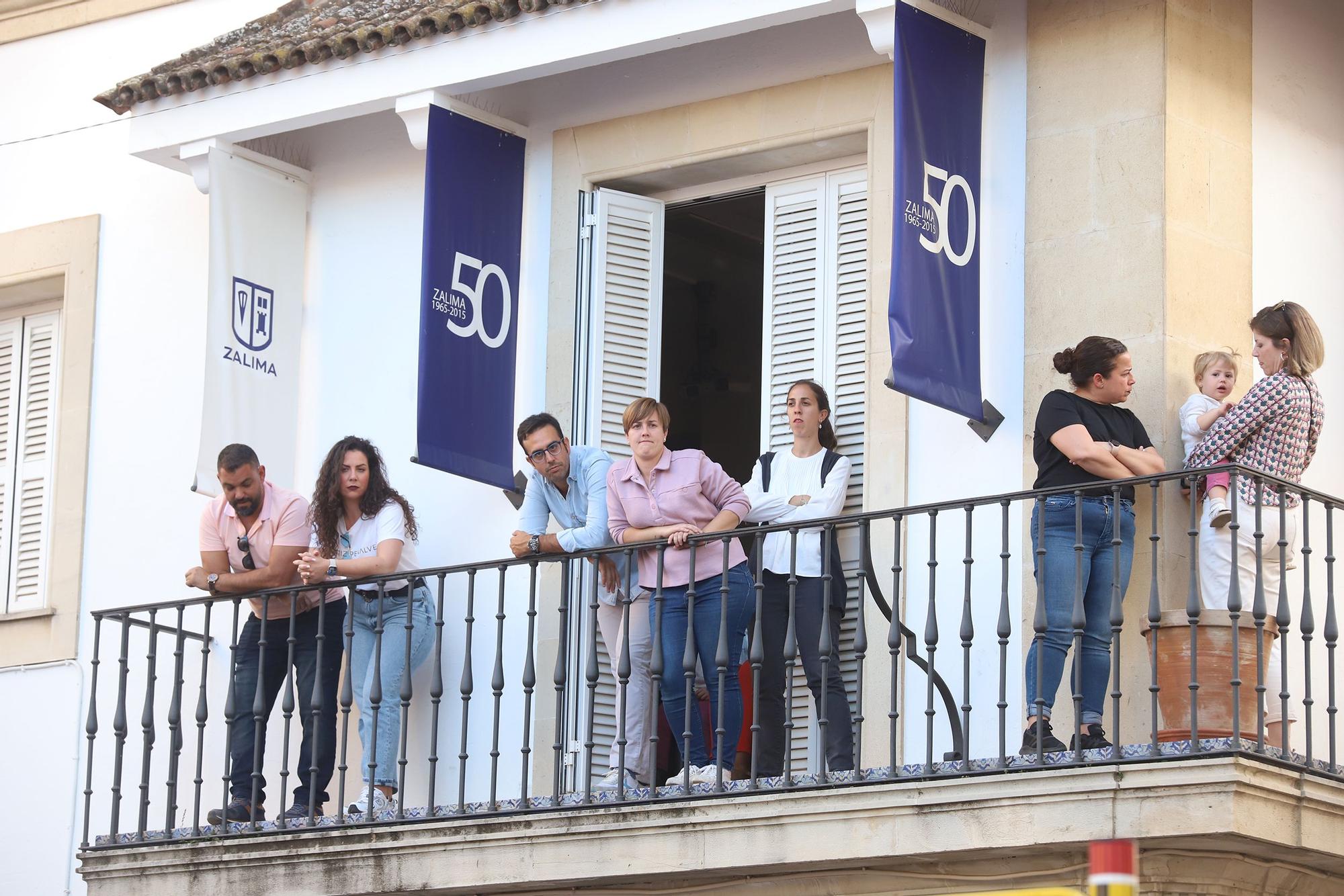 La procesión de la Hermanda de la Santa Faz en imágenes