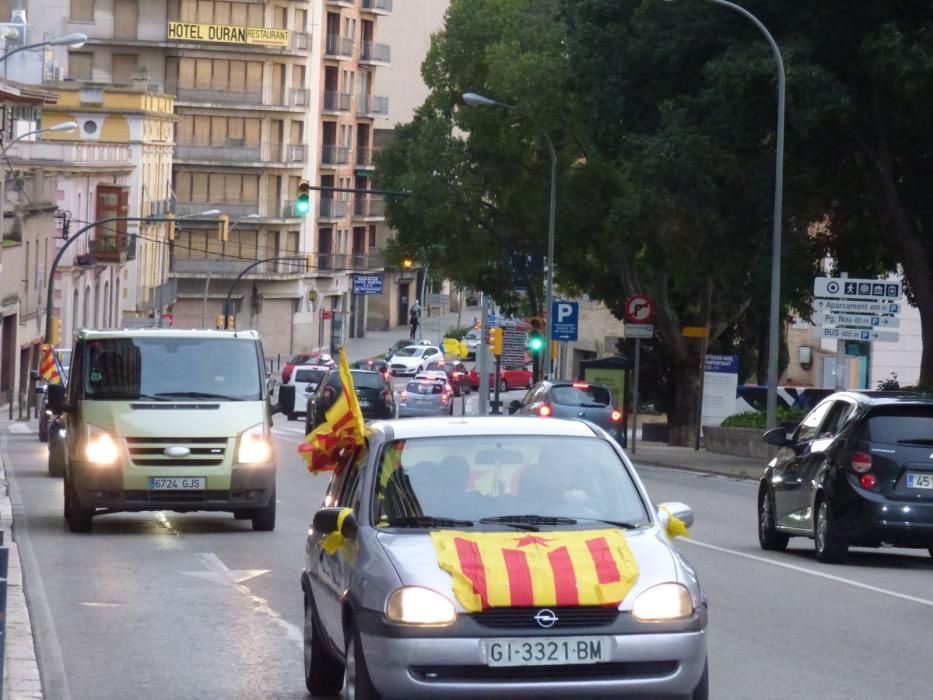 caravana de cotxes reivindica els fets d'octubre